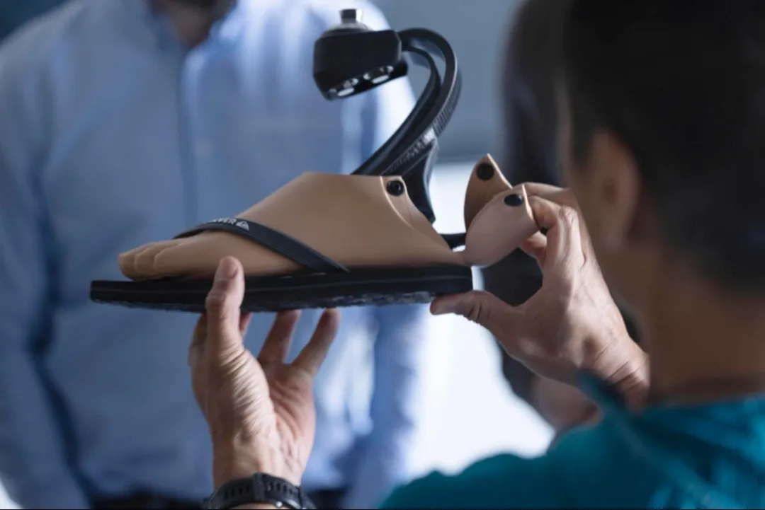 碳纤储能防水徦脚